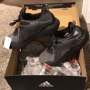 Adidas Alpha Bounce Tennis Shoes